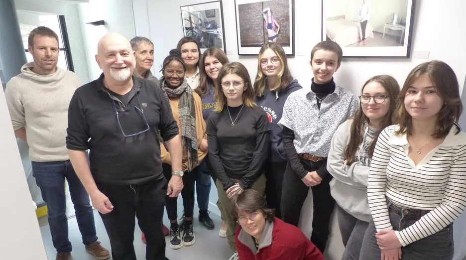 Les élèves de l’atelier Histoire des Arts accueillent au lycée l’artiste Jean-Paul SENEZ
